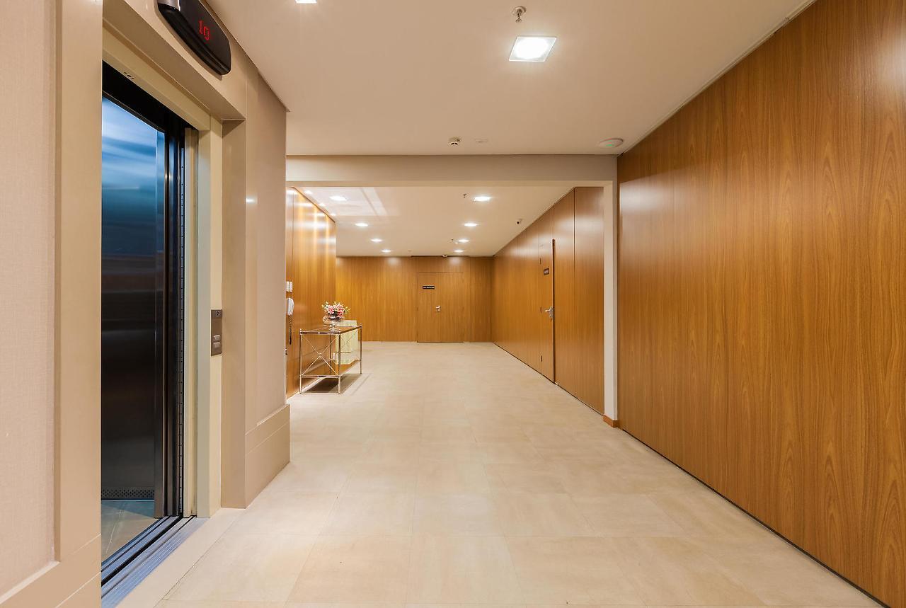 Tri Hotel Executive بروسكه المظهر الخارجي الصورة
