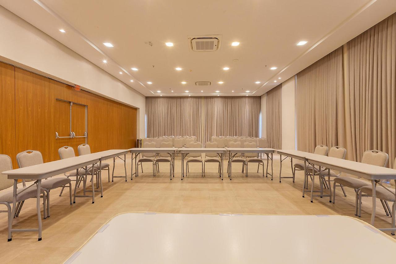 Tri Hotel Executive بروسكه المظهر الخارجي الصورة