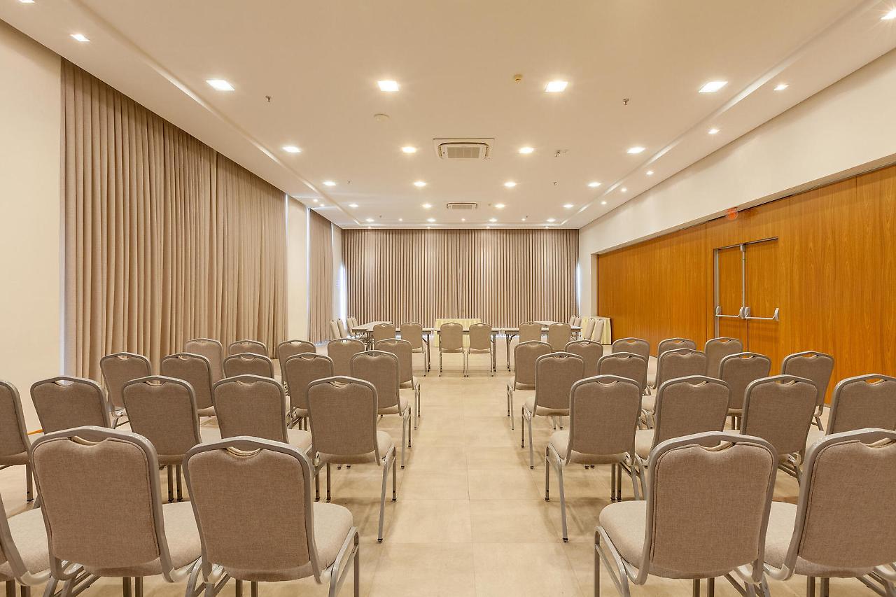 Tri Hotel Executive بروسكه المظهر الخارجي الصورة
