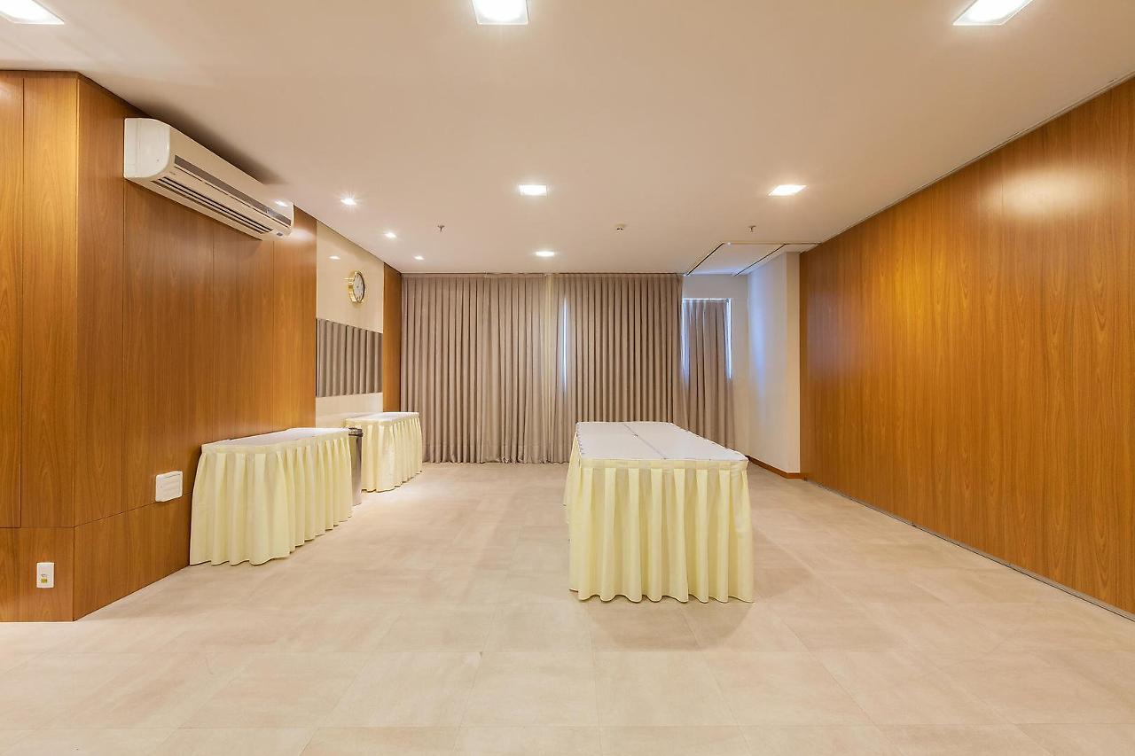 Tri Hotel Executive بروسكه المظهر الخارجي الصورة