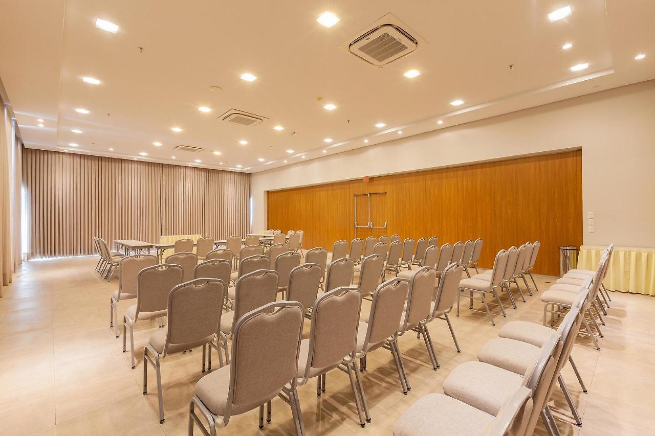 Tri Hotel Executive بروسكه المظهر الخارجي الصورة