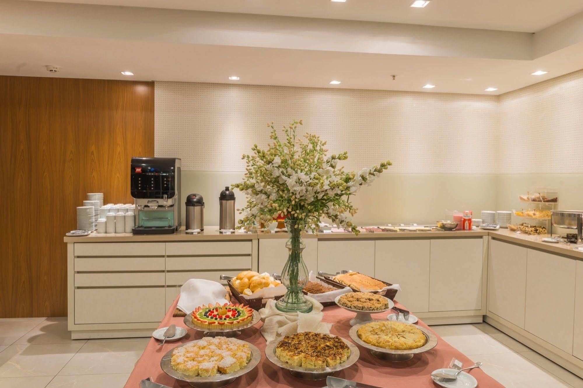 Tri Hotel Executive بروسكه المظهر الخارجي الصورة