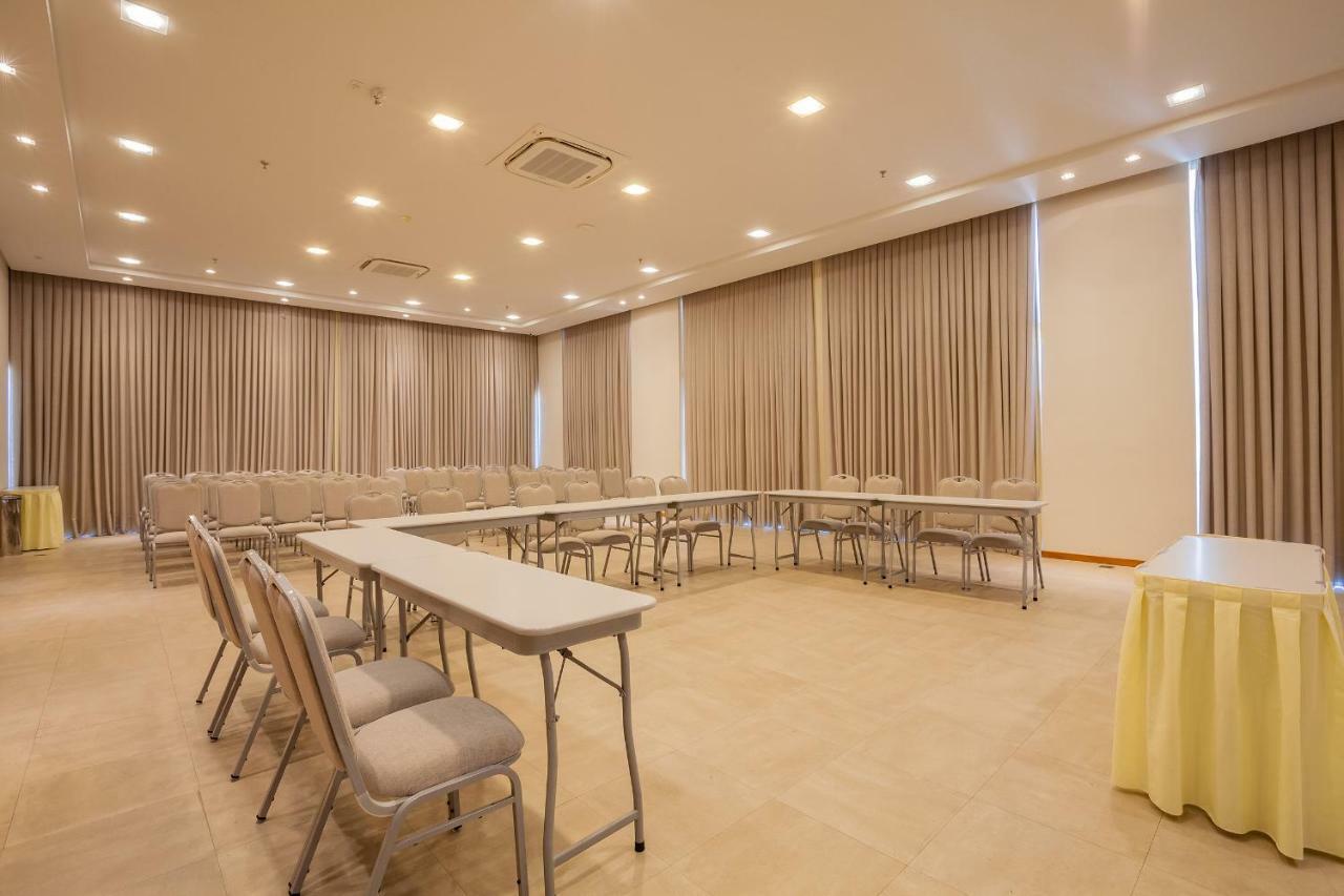 Tri Hotel Executive بروسكه المظهر الخارجي الصورة